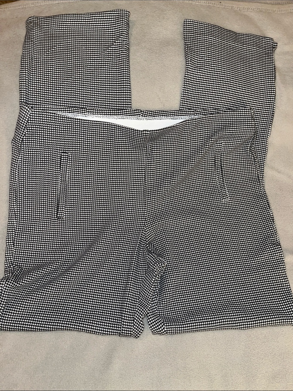 Chico's Black and White Houndstooth Ankle Pants